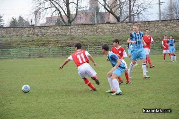 Футбол: Голяма битка и победа за Арсенал в дербито при юношите младша възраст