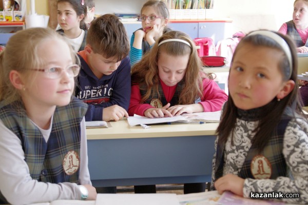 Всички ученици от СОУ “Екзарх Антим I“ четоха разкази на Чудомир