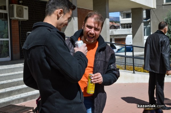 Кафе пред Полицията и биричка пред Прокуратурата в подкрепа на Жоро Манев