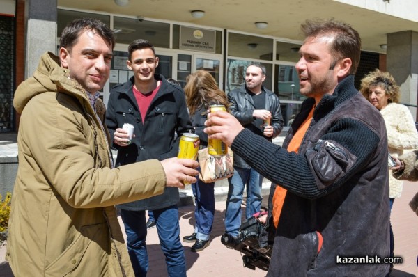 Кафе пред Полицията и биричка пред Прокуратурата в подкрепа на Жоро Манев