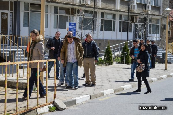 Кафе пред Полицията и биричка пред Прокуратурата в подкрепа на Жоро Манев