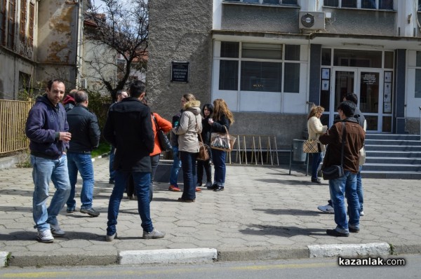 Кафе пред Полицията и биричка пред Прокуратурата в подкрепа на Жоро Манев