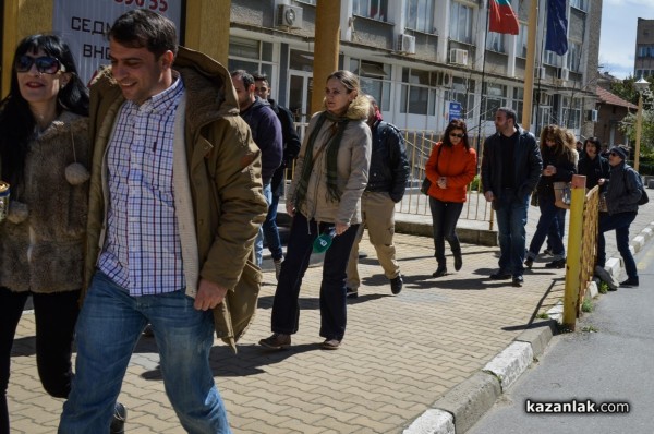 Кафе пред Полицията и биричка пред Прокуратурата в подкрепа на Жоро Манев