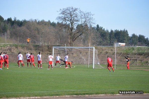 Розова долина продължи серията си без загуба с победа над Асеновец