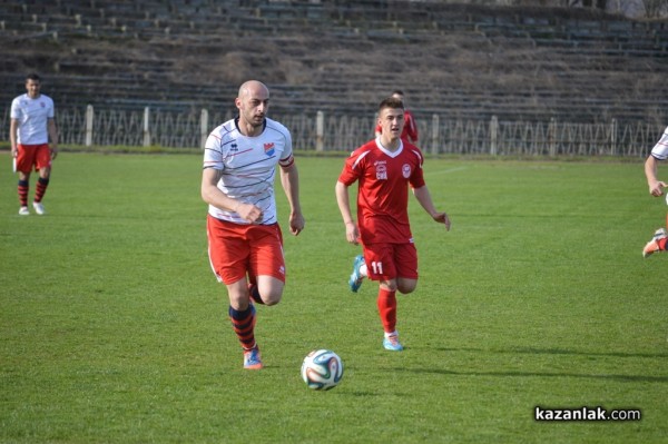Розова долина продължи серията си без загуба с победа над Асеновец