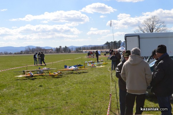 Авиомоделистите откриха  новия сезон в Казанлък