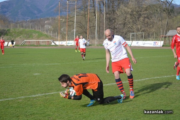 Розова долина продължи серията си без загуба с победа над Асеновец