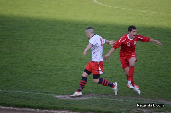 Розова долина продължи серията си без загуба с победа над Асеновец