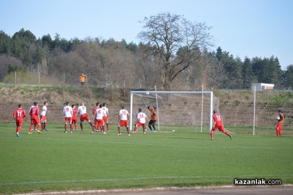 Розова долина продължи серията си без загуба с победа над Асеновец