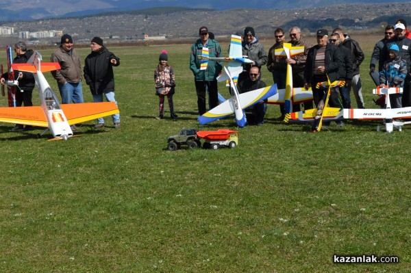 Авиомоделистите откриха  новия сезон в Казанлък
