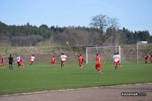 Розова долина продължи серията си без загуба с победа над Асеновец