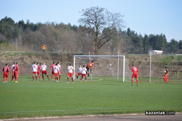 Розова долина продължи серията си без загуба с победа над Асеновец
