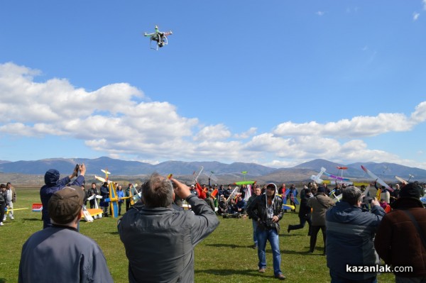 Авиомоделистите откриха  новия сезон в Казанлък