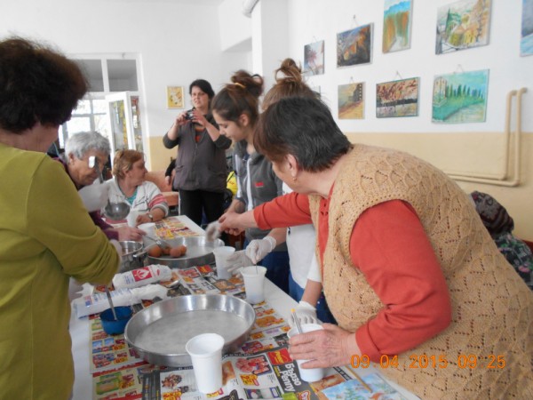 Казанлъшките социалистки шариха яйца в Дома за стари хора№ 3