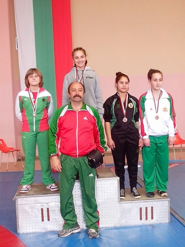 Кристина Мечкова е вицешампион по борба при момичетата