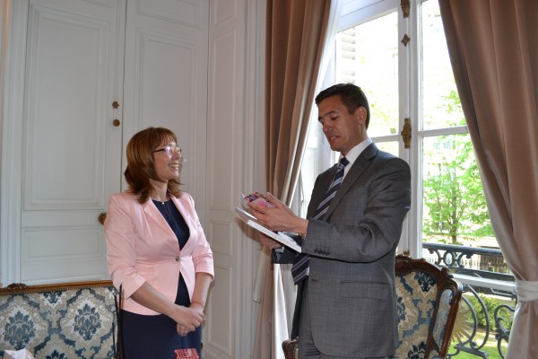 Казанлък бе представен в посолството ни в Париж