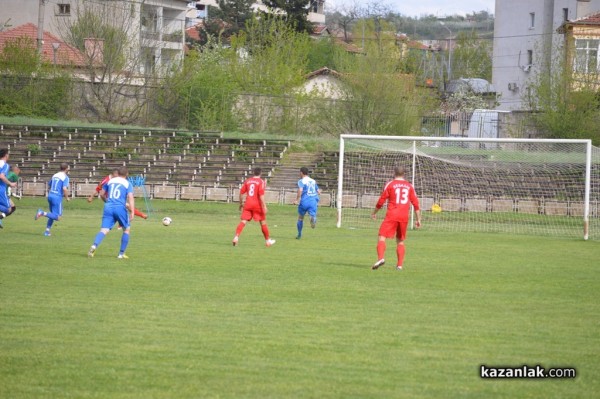 След 39 години футболистите на  Розова долина отново победиха в Карлово