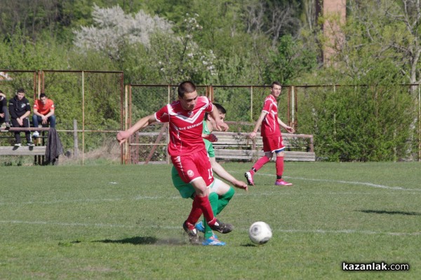 Юношите на Берое победиха Розова долина с попадения през втората част