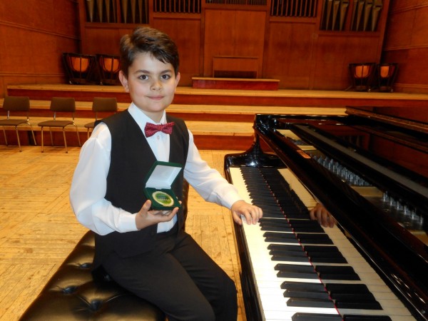 Възпитаниците на Елена Юлиянова спечелиха 14 награди от конкурса Вивапиано