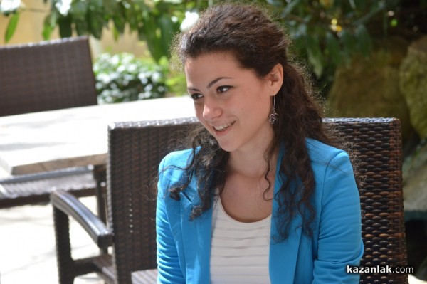 Цветелина Иванова участничка в конкурса „Царица Роза 2015“ /видео/