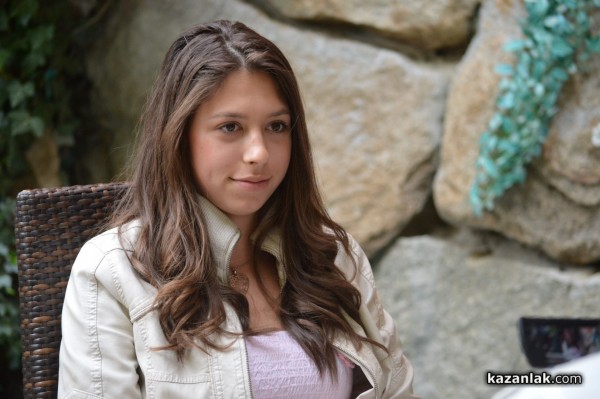 Мария Цанева участничка в конкурса „Царица Роза 2015“ /видео/