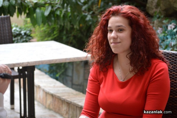 Илияна Христова участничка в конкурса „Царица Роза 2015“ /видео/