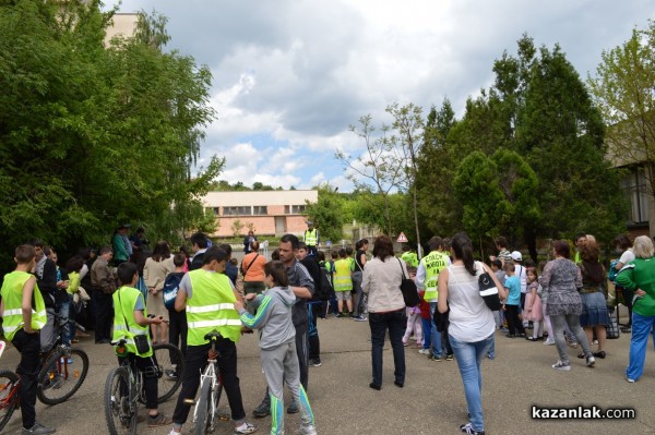 Автомобилен шампион се включи в Седмицата за пътна безопасност в Казанлък