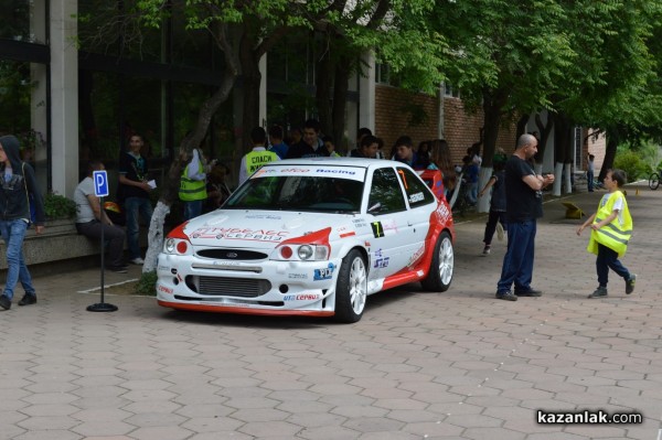 Автомобилен шампион се включи в Седмицата за пътна безопасност в Казанлък