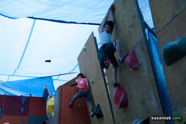Казанлък бе домакин на Държавното първенство по спортно катерене в дисциплината боулдър
