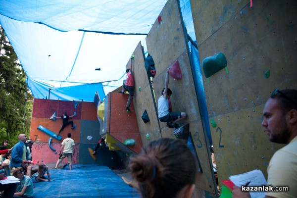 Казанлък бе домакин на Държавното първенство по спортно катерене в дисциплината боулдър