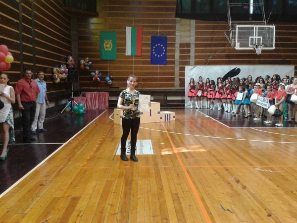 Мажоретките на СОУ „Екзарх Антим I“ спечелиха награди от фестивал в Шумен