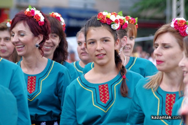 “Тъпан бие - хоро се вие“