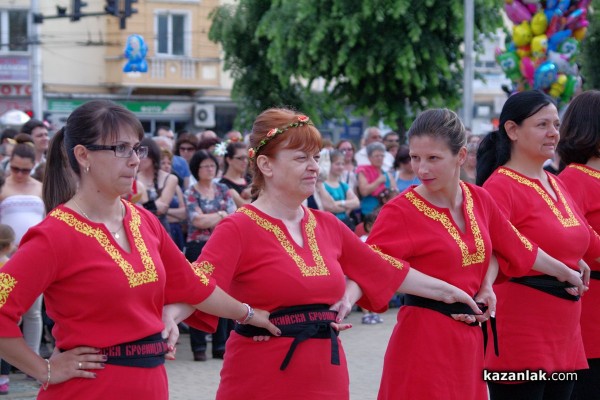 “Тъпан бие - хоро се вие“