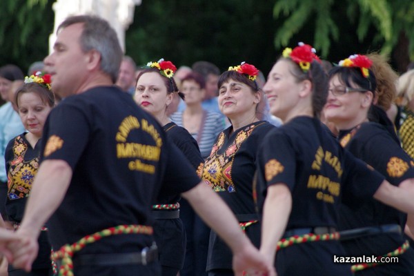 “Тъпан бие - хоро се вие“