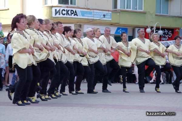 “Тъпан бие - хоро се вие“