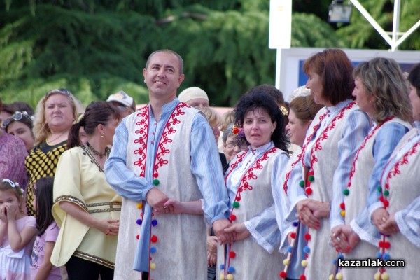 “Тъпан бие - хоро се вие“