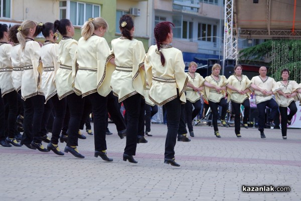 “Тъпан бие - хоро се вие“