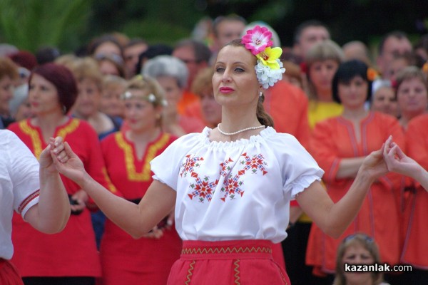 “Тъпан бие - хоро се вие“