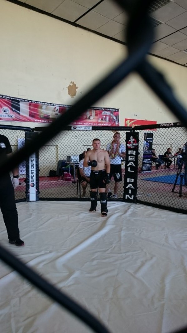 Казанлъшките състезатели по ММА спечелиха две шампионски титли от Държавното