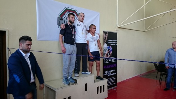 Казанлъшките състезатели по ММА спечелиха две шампионски титли от Държавното