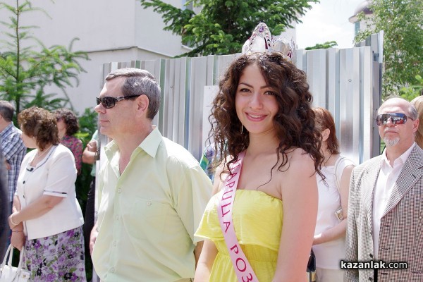 Министър Румяна Бъчварова присъства на първата копка на нова сграда в ПМГ „Никола Обрешков“