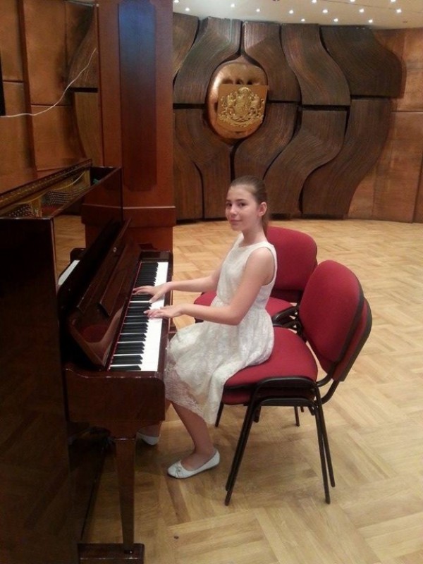 Учениците на Мариана Мъгева с награди от Международен конкурс в Несебър