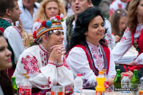 Сватба с народни носии 