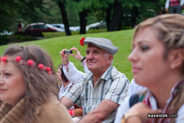 Сватба с народни носии 