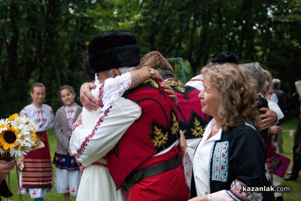 Сватба с народни носии 