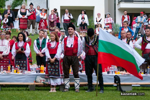 Сватба с народни носии 