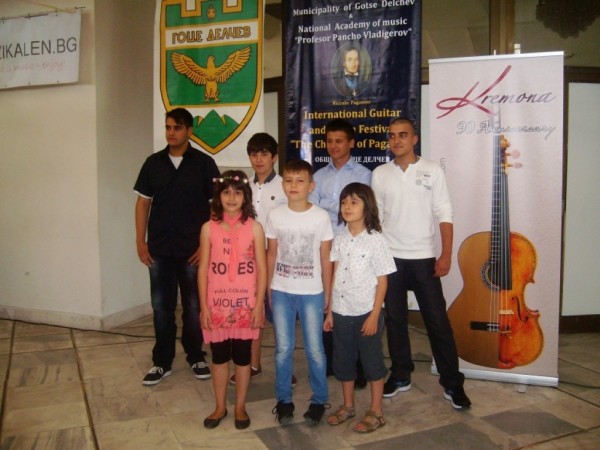 С майсторство и професионализъм казанлъшките китаристи спечелиха награди от фестивал в Гоце Делчев 