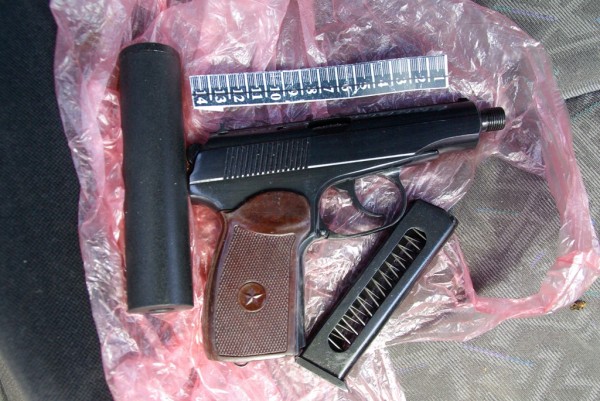 Местна група занимаваща се с продажба на незаконно оръжие попадна в ареста