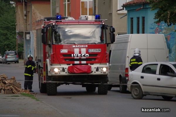 Съмнителният куфар бе взривен /Видео/