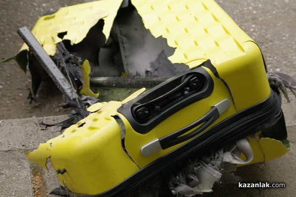 Съмнителният куфар бе взривен /Видео/